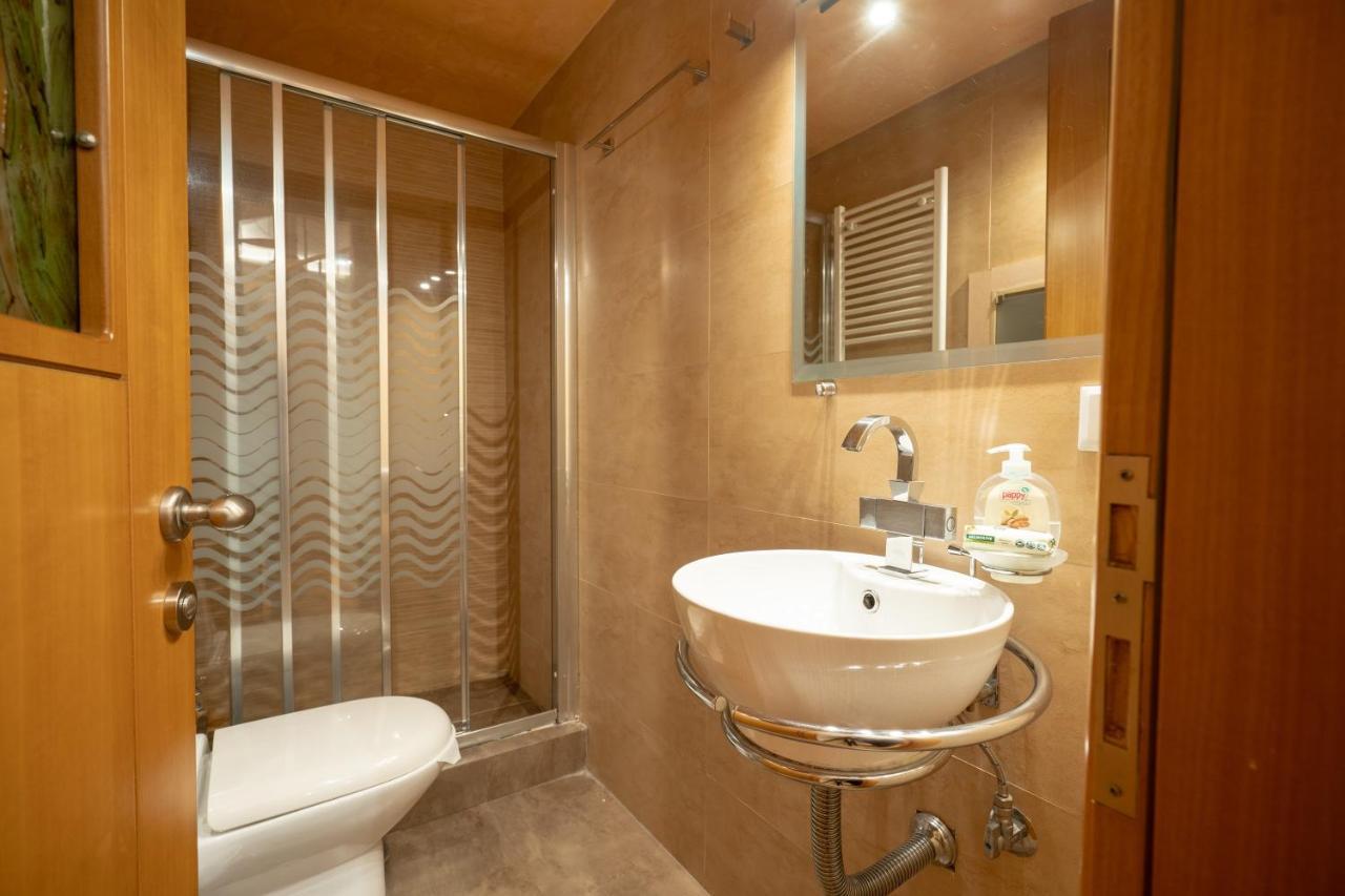 Acropolis Metro St.3 Bedrοοms 6 Persons Maisonette أثينا المظهر الخارجي الصورة
